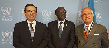 </h6>Ab. Juan Carlos Cassinelli - Ministro de Comercio Exterior<br>
                        Dr. Murkhisa Kituyi - Secretario General de la Unctad<br>Dr. Juan Falconi Puig - Embajador y Representante Permanente de Ecuador ante la OMC</h6>